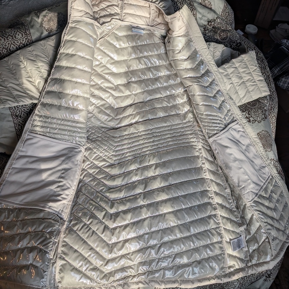 NWT Columbia Women's Powder Lite Mid Jacket in Beige/Cream - Picture 3 of 7